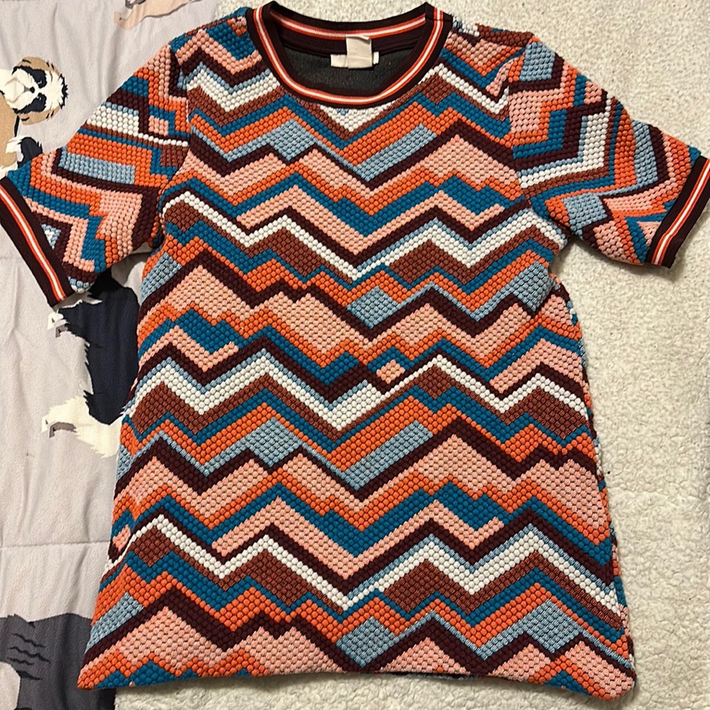 Women top textured geometric patterns